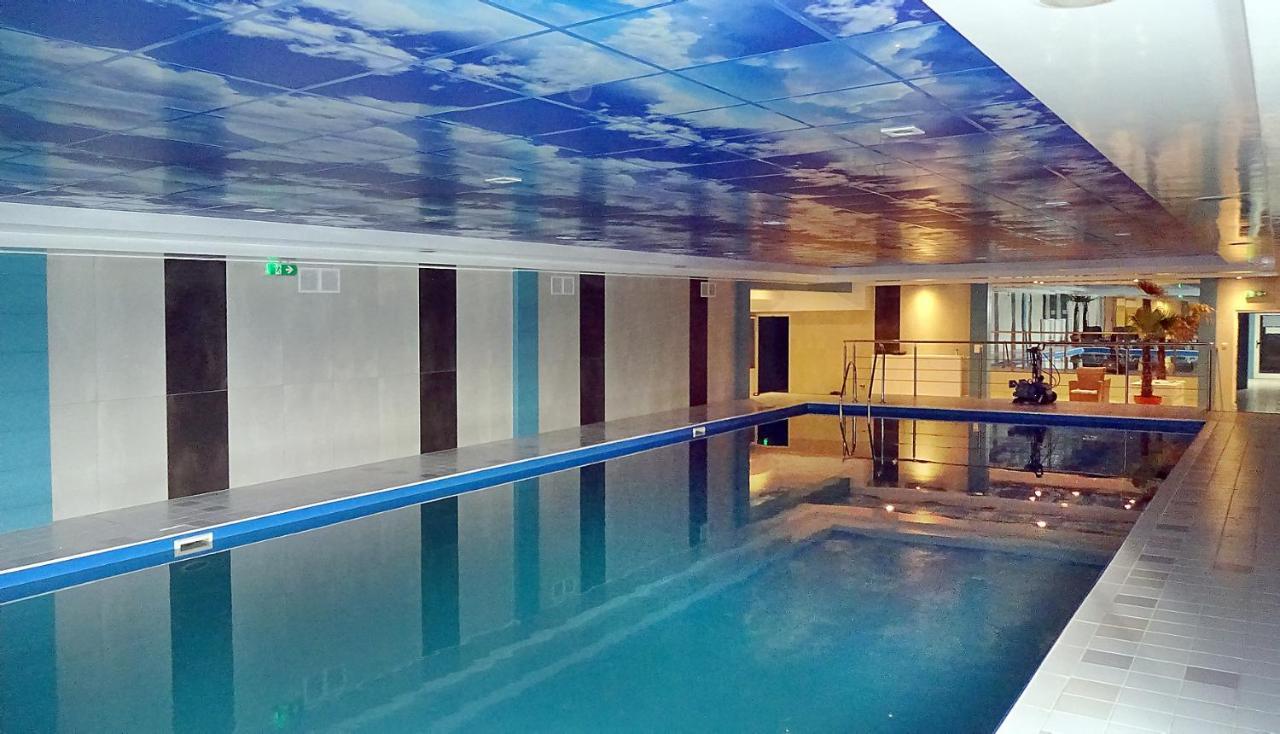 Hotel Mikorzyn Слесин Экстерьер фото