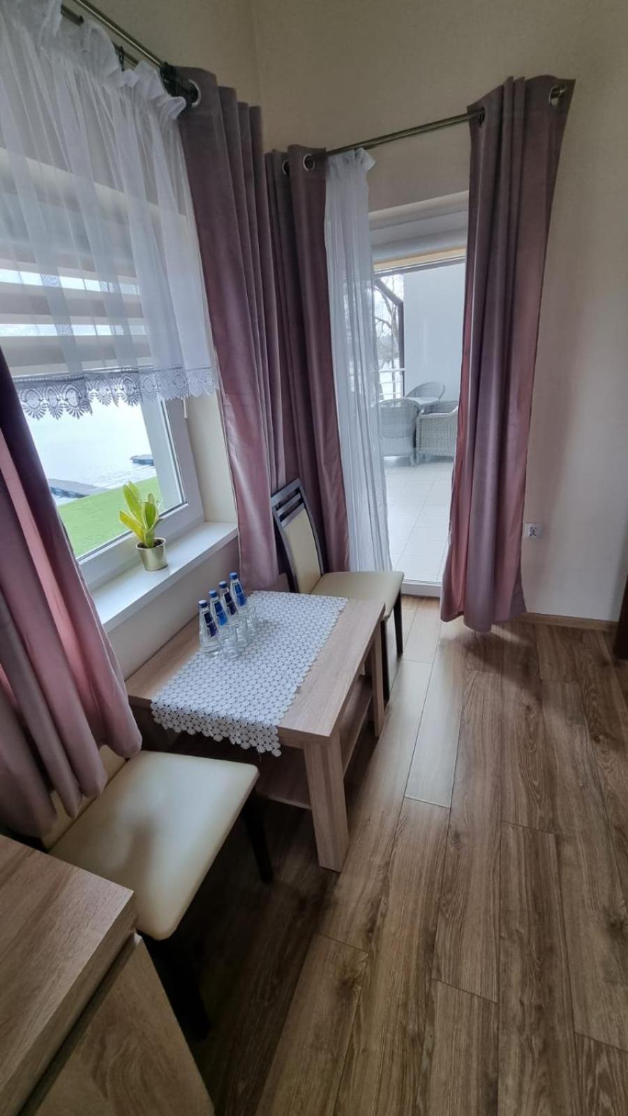 Hotel Mikorzyn Слесин Экстерьер фото